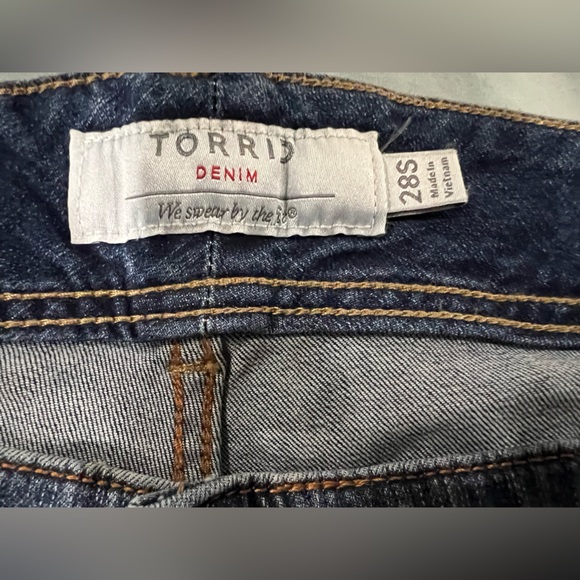 Torrid Women's Size 28 S Flare Jeans - Picture 4 of 5